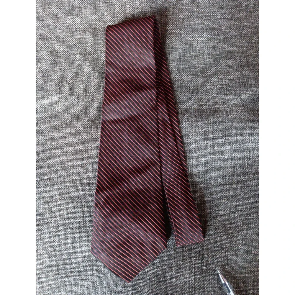 Tie 70s 80s 90s Y2K Mens Castellos Black Red Stripe 3.75 Wide 56 Long